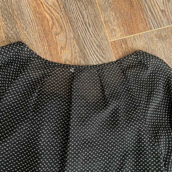 Old Navy sheer black blouse - Picture 4 of 9